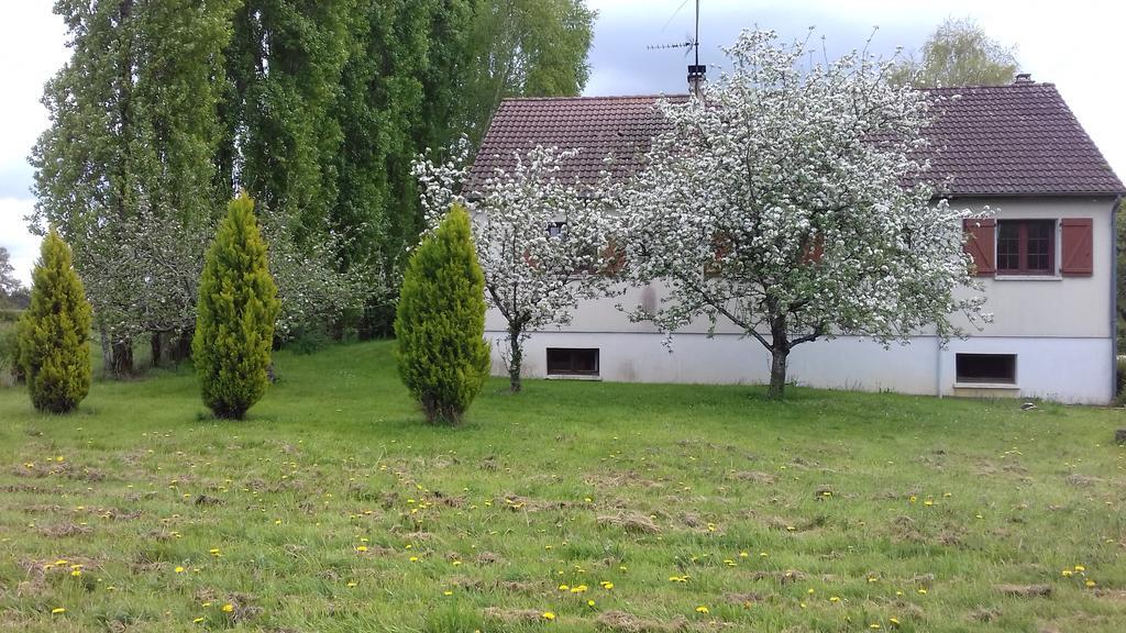 Gite Du Vieux Charme Villa Saint-Amand-en-Puisaye Exterior photo